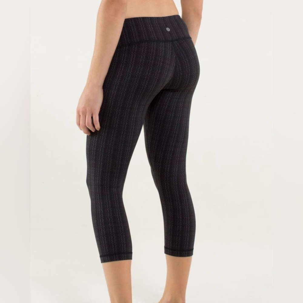 Lululemon Wunder Under Crop
Ziggy Wee September Black / Black